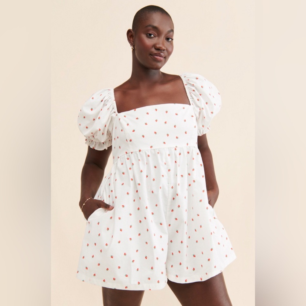 Selkie x Anthropologie Strawberry Puff Sleeve Romper sz XS